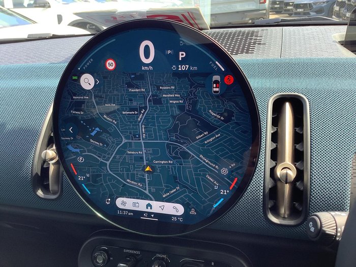 2024 MINI Countryman C Favoured