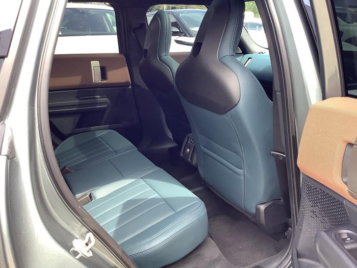 2024 MINI Countryman C Favoured