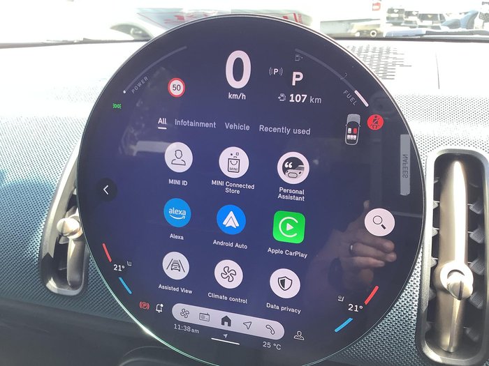 2024 MINI Countryman C Favoured