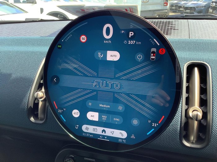 2024 MINI Countryman C Favoured