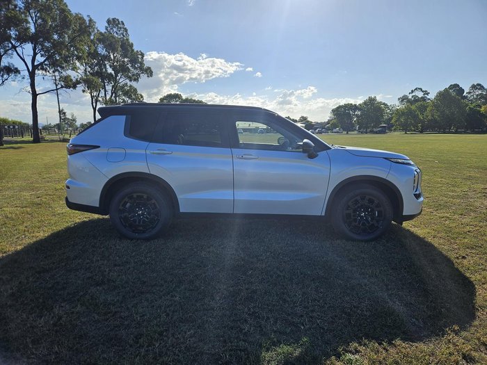 2026 Mitsubishi Outlander LS