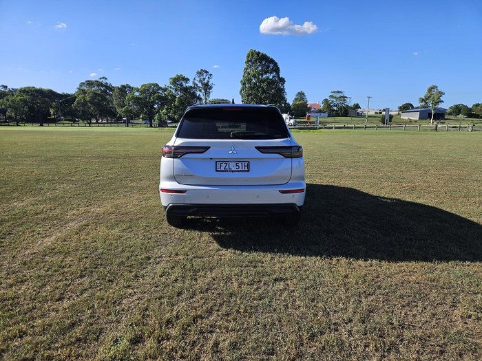2026 Mitsubishi Outlander LS