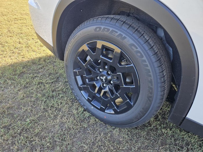 2026 Mitsubishi Outlander LS