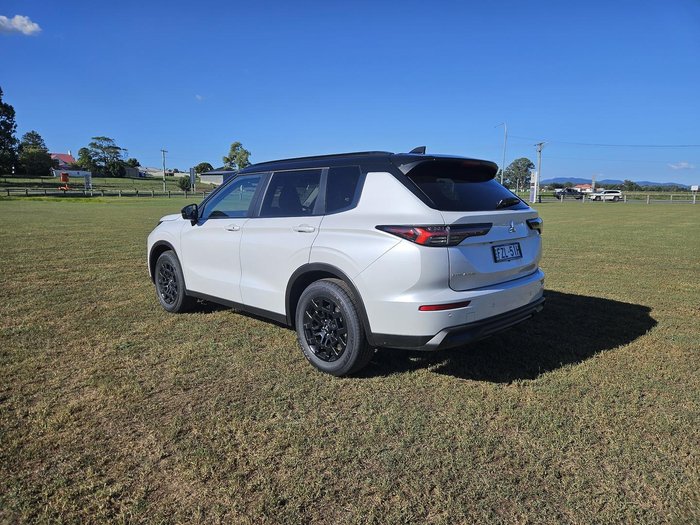 2026 Mitsubishi Outlander LS