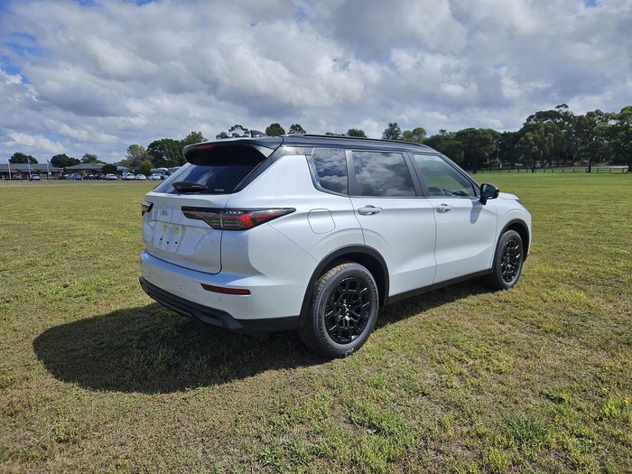 2026 Mitsubishi Outlander LS