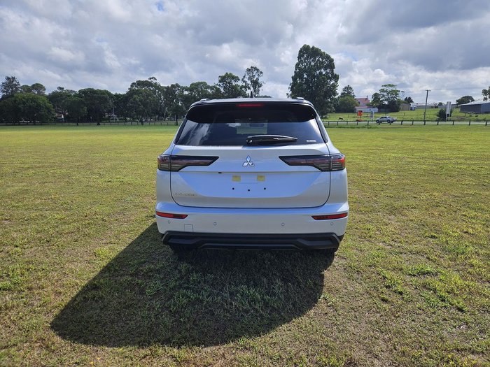 2026 Mitsubishi Outlander LS