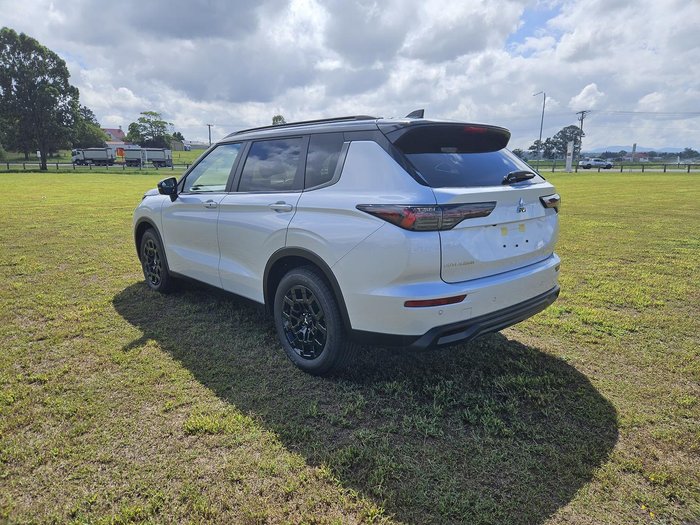 2026 Mitsubishi Outlander LS