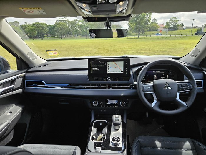 2026 Mitsubishi Outlander LS