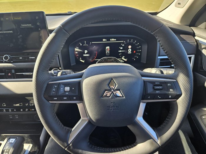 2026 Mitsubishi Outlander LS