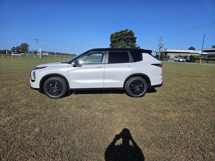 2026 Mitsubishi Outlander LS