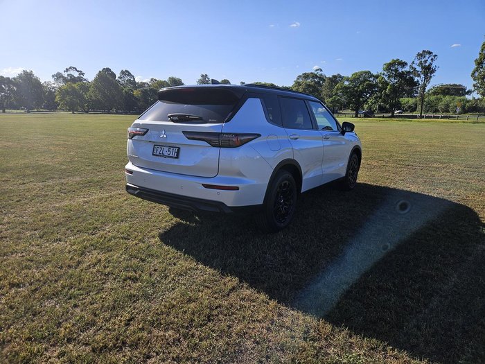 2026 Mitsubishi Outlander LS