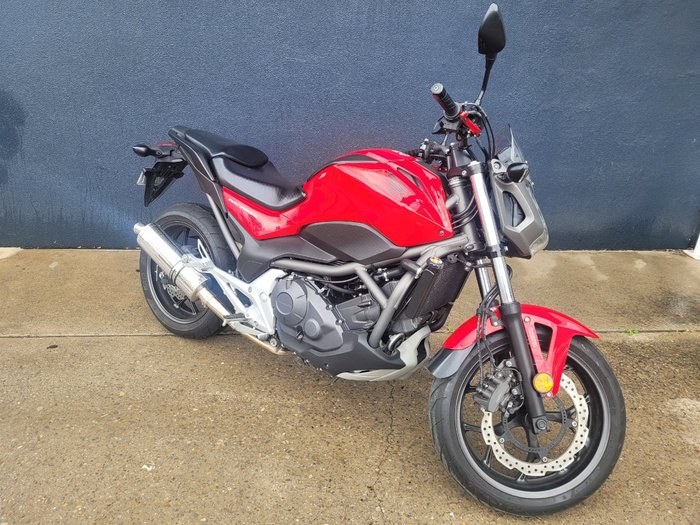 2012 Honda NC700SA RED/WHITE