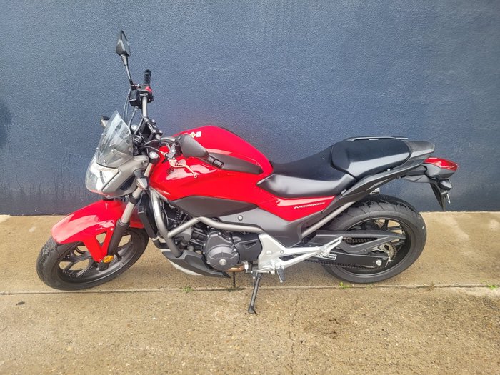 2012 Honda NC700SA RED/WHITE