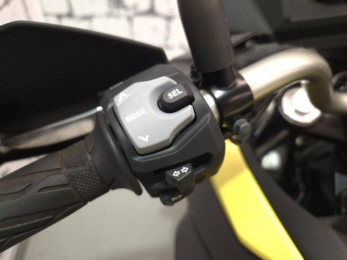 2019 Suzuki V-Strom 650XT (DL650XA) V-Strom Yellow