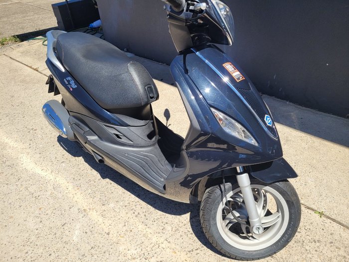 2020 PIAGGIO FLY 150 BLACK
