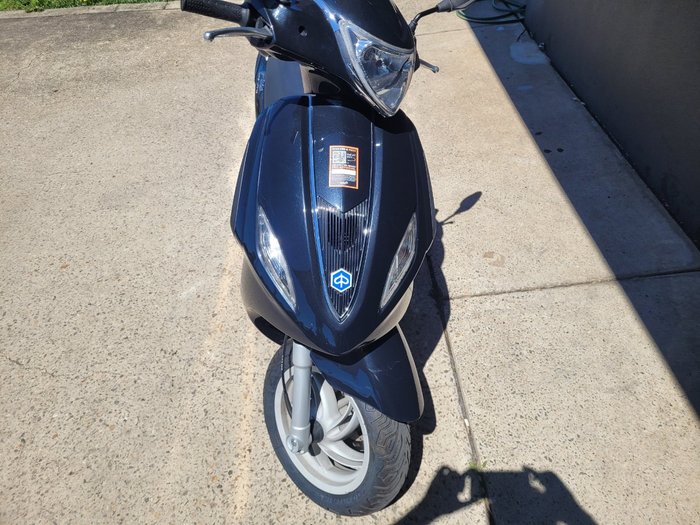 2020 PIAGGIO FLY 150 BLACK