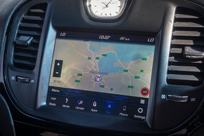 2018 Chrysler 300 SRT Core