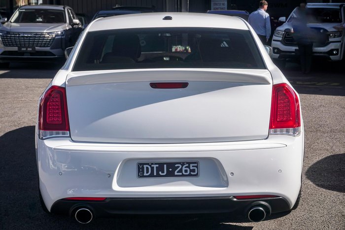 2018 Chrysler 300 SRT Core