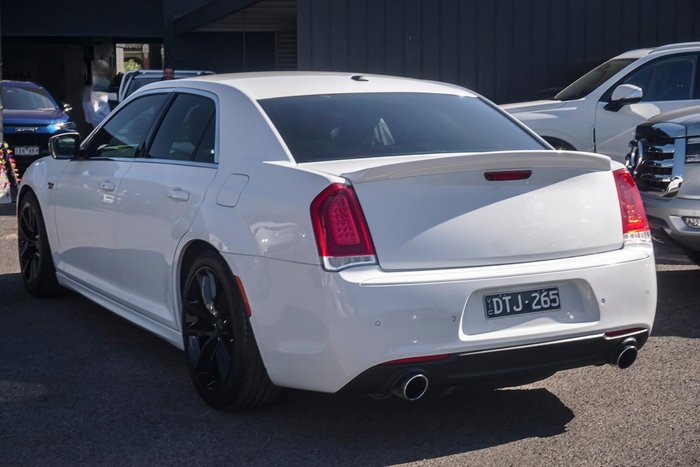 2018 Chrysler 300 SRT Core