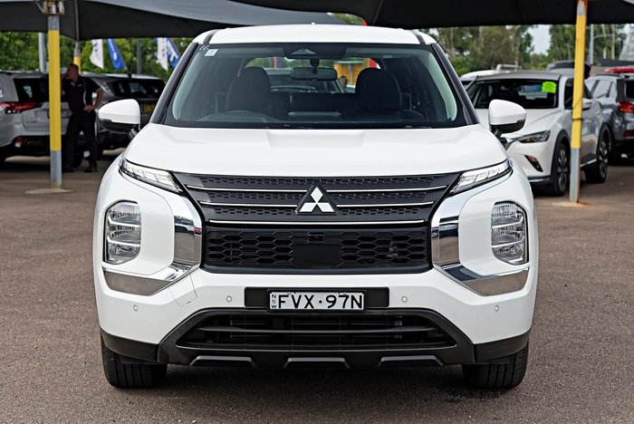 2023 Mitsubishi Outlander ES