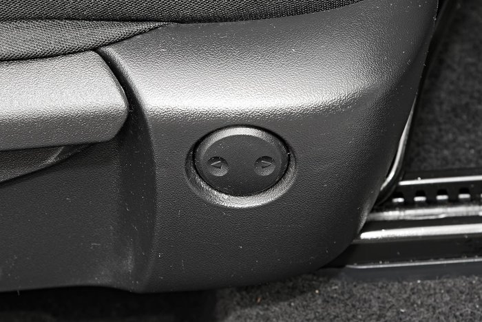 2023 Mitsubishi Outlander ES