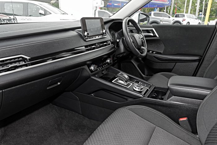 2023 Mitsubishi Outlander ES