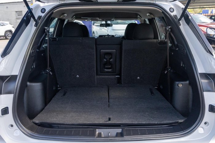 2022 Mitsubishi Outlander ES