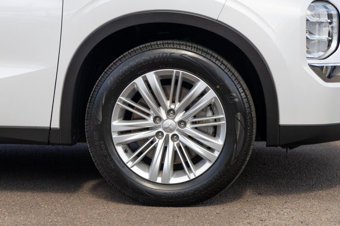 2022 Mitsubishi Outlander ES