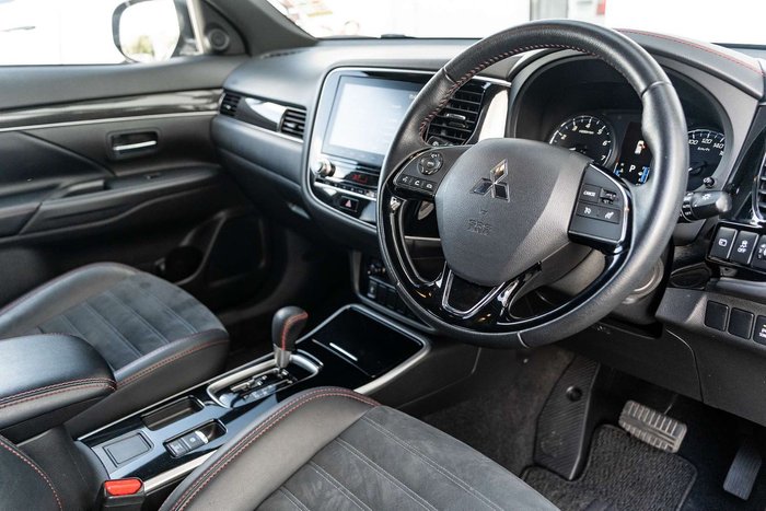 2020 Mitsubishi Outlander Black Edition