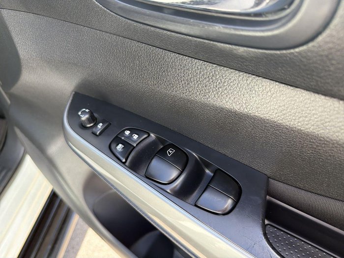 2021 Nissan Navara ST