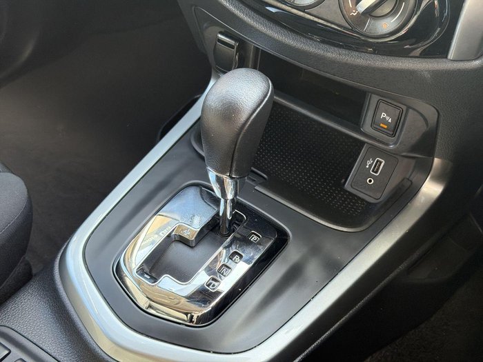 2021 Nissan Navara ST