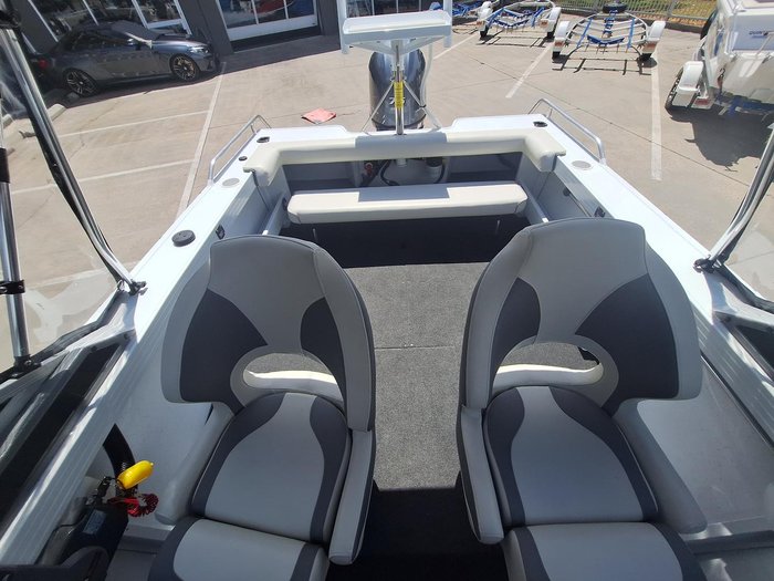 2024 QUINTREX 450 Fishabout Pro