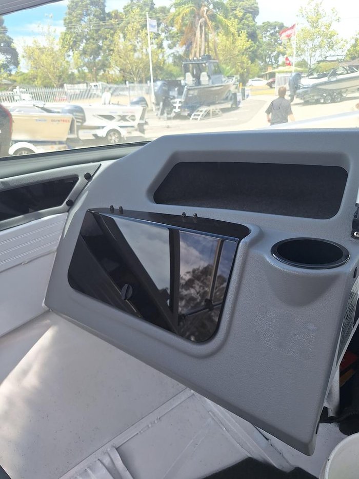 2024 QUINTREX 450 Fishabout Pro