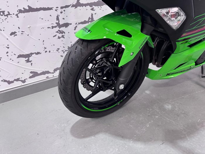 2023 Kawasaki Ninja 400 (EX400G) Ninja Green