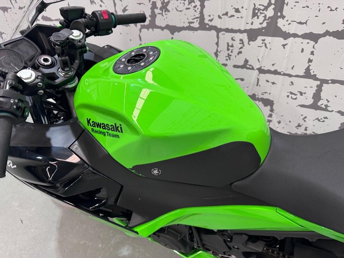 2023 Kawasaki Ninja 400 (EX400G) Ninja Green