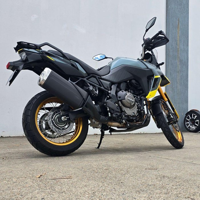 2024 Suzuki V-Strom 800DE V-Strom Green
