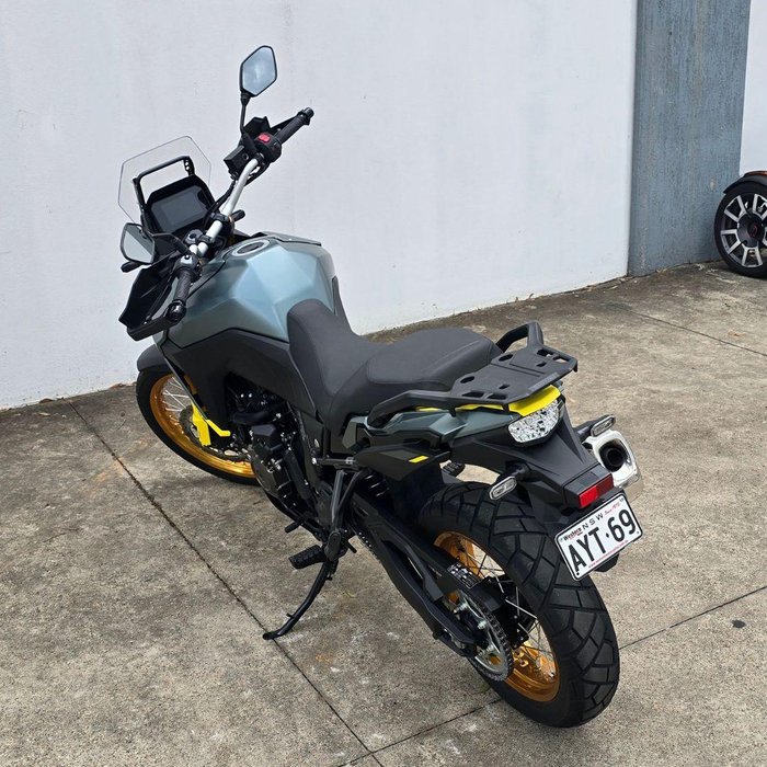 2024 Suzuki V-Strom 800DE V-Strom Green