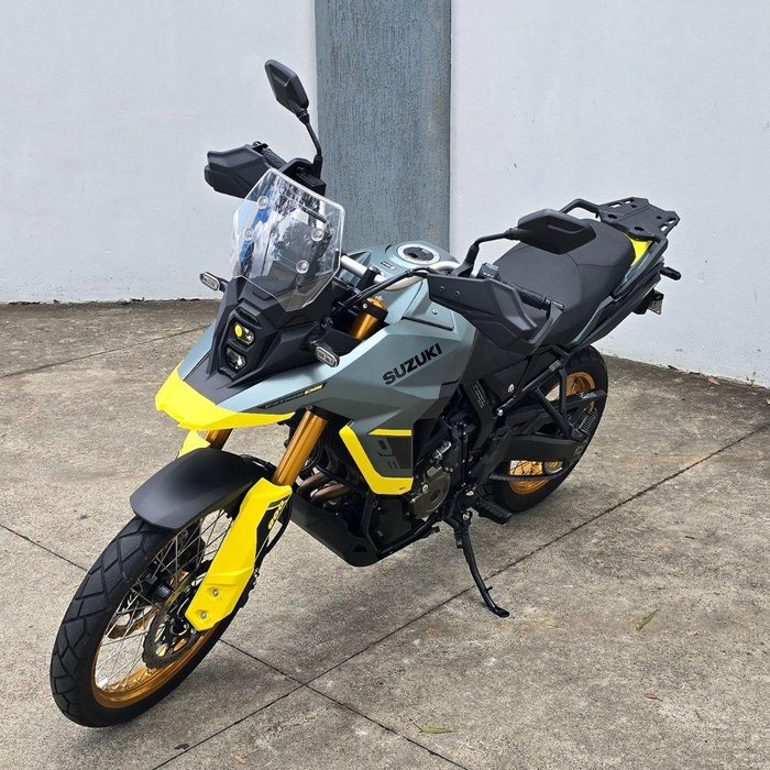 2024 Suzuki V-Strom 800DE V-Strom Green