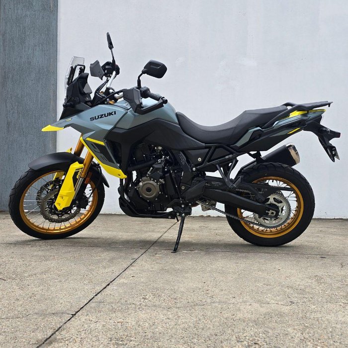 2024 Suzuki V-Strom 800DE V-Strom Green