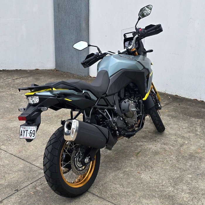 2024 Suzuki V-Strom 800DE V-Strom Green
