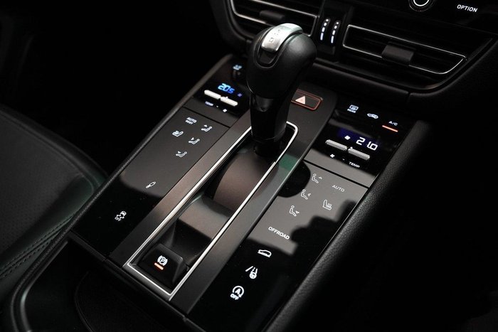 2024 Porsche Macan T