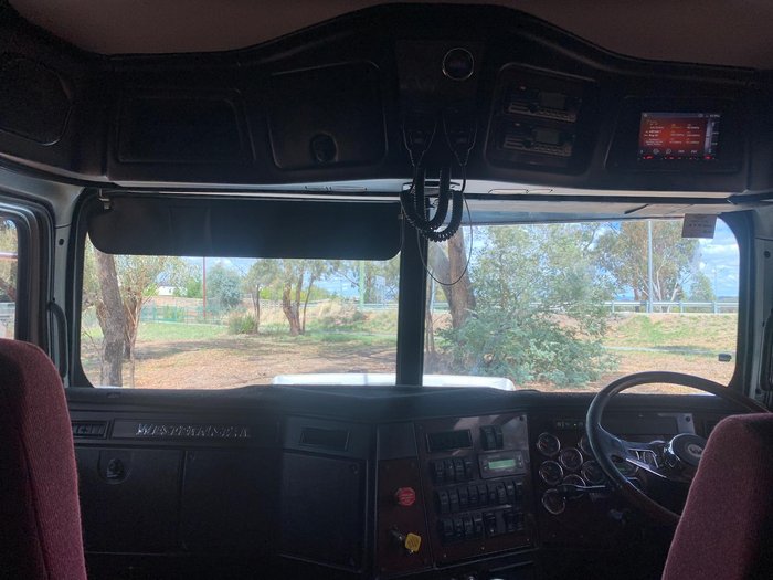 2018 Western Star 4800 Series 4800 FXB Silver