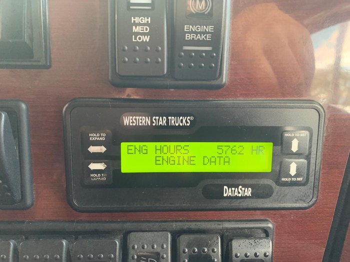 2018 Western Star 4800 Series 4800 FXB Silver