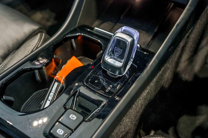 2022 Volvo XC40 Ultimate B5 Dark