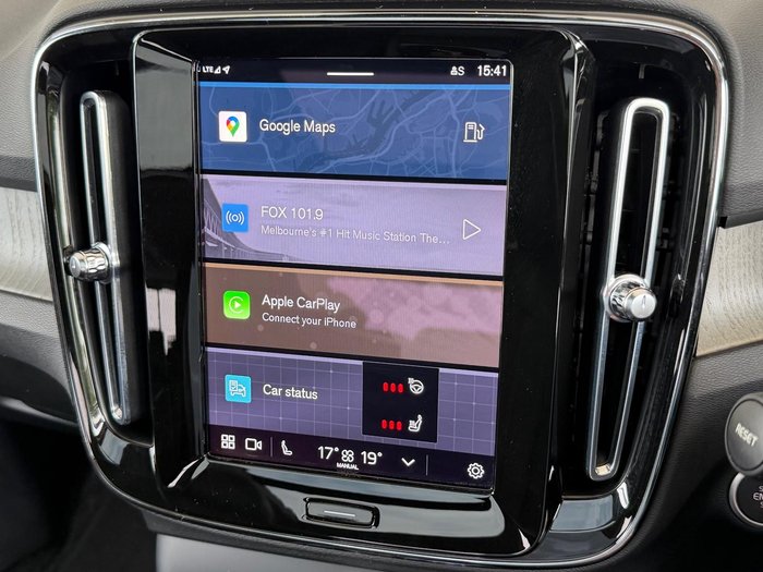 2022 Volvo XC40 Ultimate B5 Dark