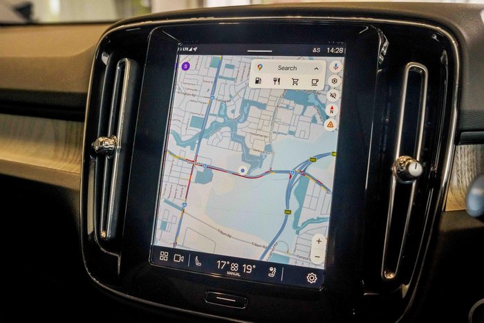 2022 Volvo XC40 Ultimate B5 Dark