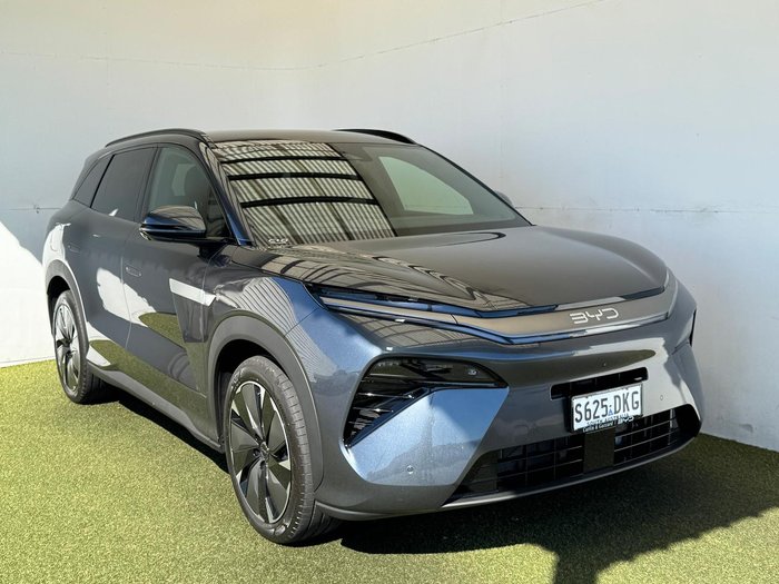 2025 BYD SEALION 8