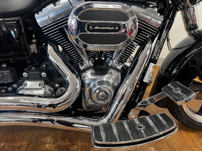 2014 Harley-Davidson FLD SWITCHBACK Black