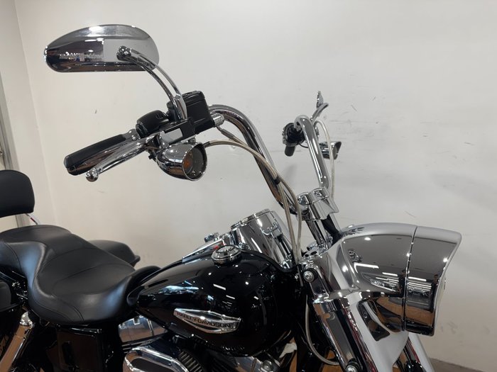 2014 Harley-Davidson FLD SWITCHBACK Black