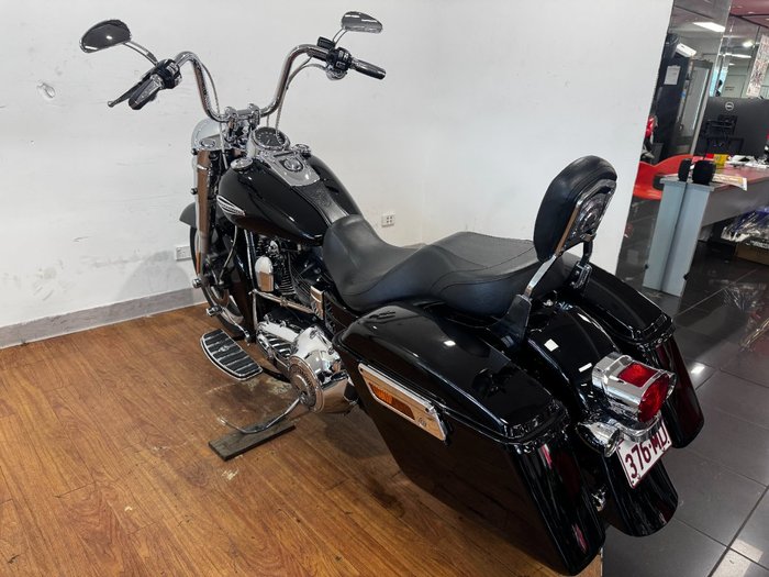 2014 Harley-Davidson FLD SWITCHBACK Black